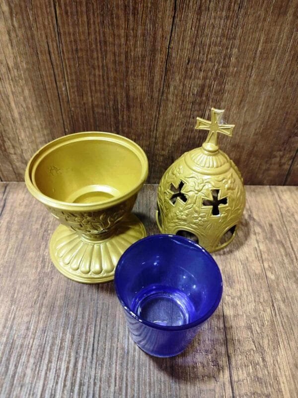 Gold Standing Oil Lamp