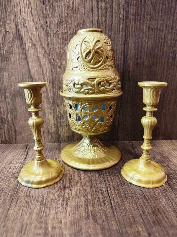 Gold Standing Oil Lamp